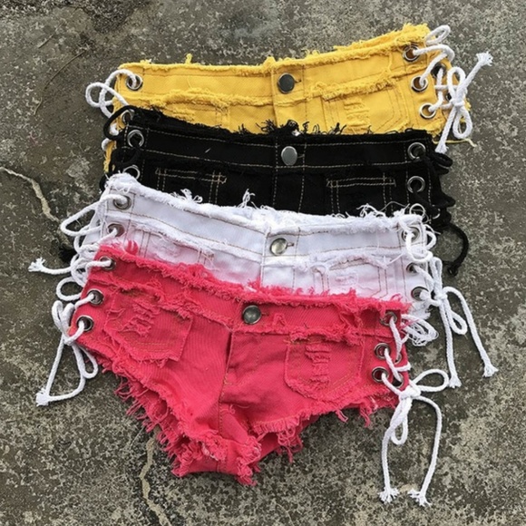 NEW ITEM. JEAN DISTRESSED SHORTS - Picture 2 of 3